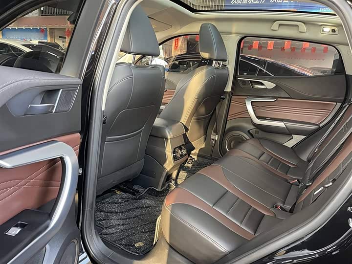 Фото 18 - Wey VV5