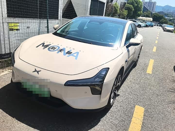 Фото 1 - XPeng Mona M03