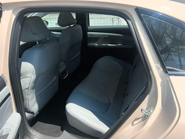 Фото 3 - XPeng Mona M03