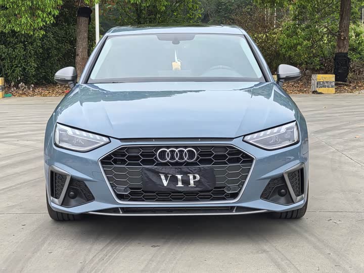 Фото 3 - Audi A4L