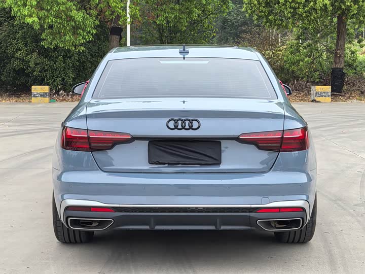 Фото 5 - Audi A4L