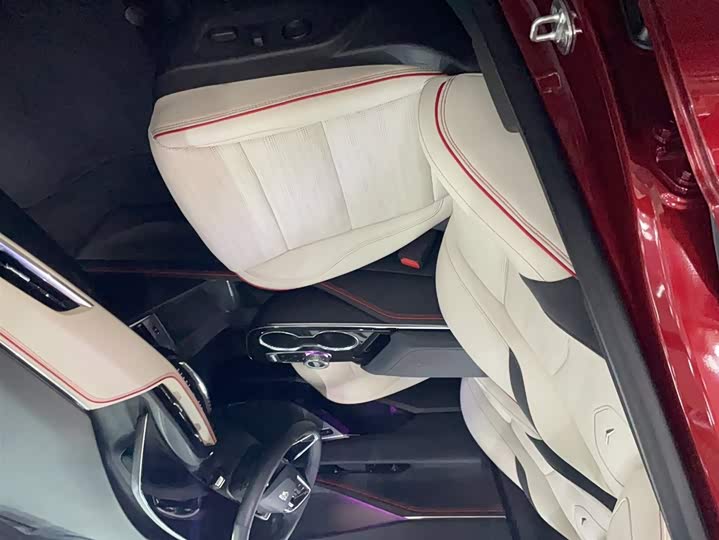 Фото 3 - Cadillac GT4