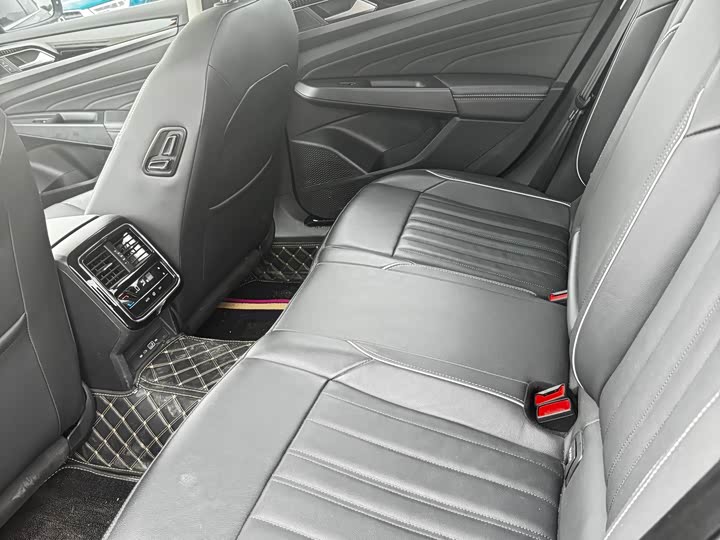 Фото 5 - Volkswagen Passat