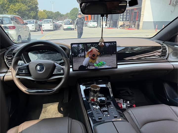 Фото 9 - BYD Han