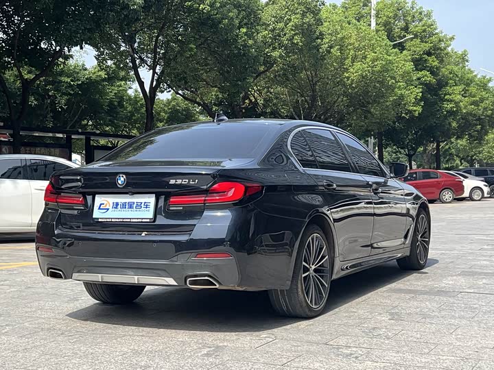 Фото 8 - BMW 5 Series