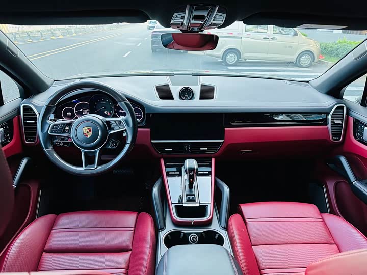 Фото 8 - Porsche Cayenne