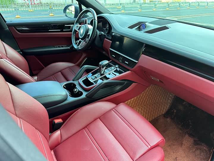 Фото 9 - Porsche Cayenne