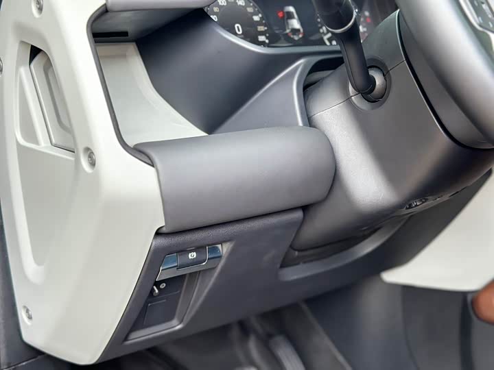 Фото 18 - Land Rover Defender