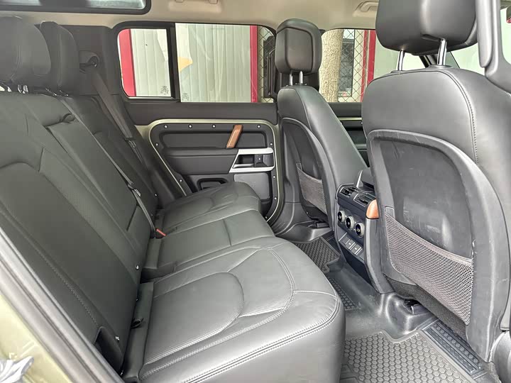 Фото 31 - Land Rover Defender