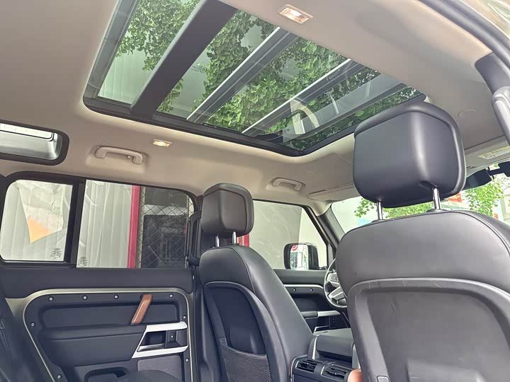 Фото 32 - Land Rover Defender