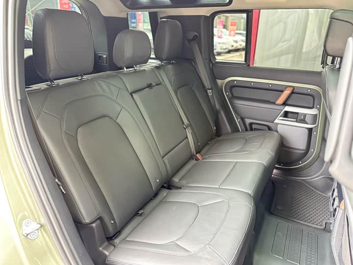 Фото 33 - Land Rover Defender