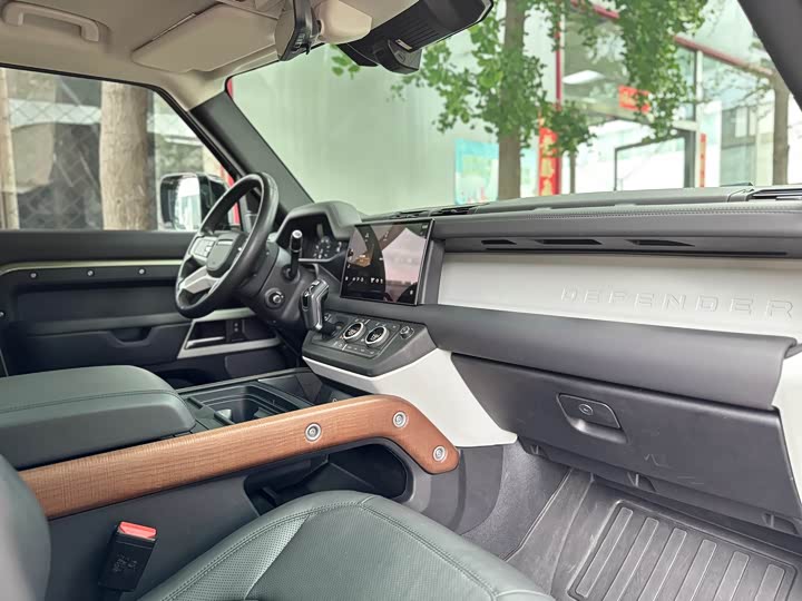 Фото 40 - Land Rover Defender