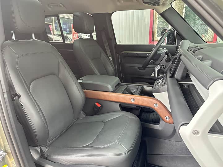 Фото 41 - Land Rover Defender