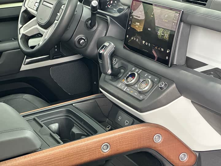 Фото 42 - Land Rover Defender