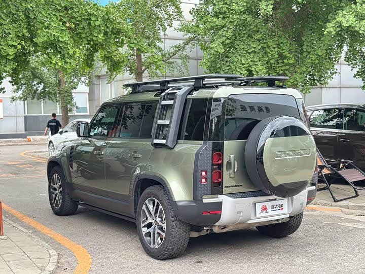 Фото 9 - Land Rover Defender