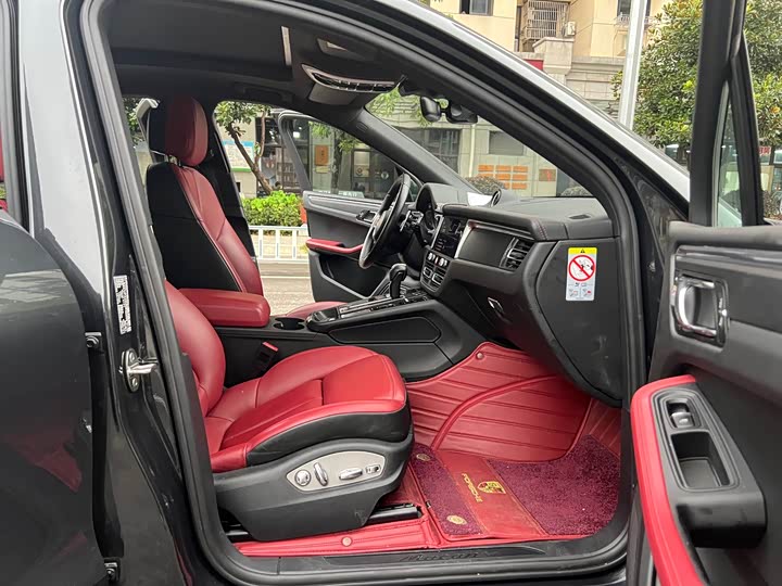 Фото 14 - Porsche Macan