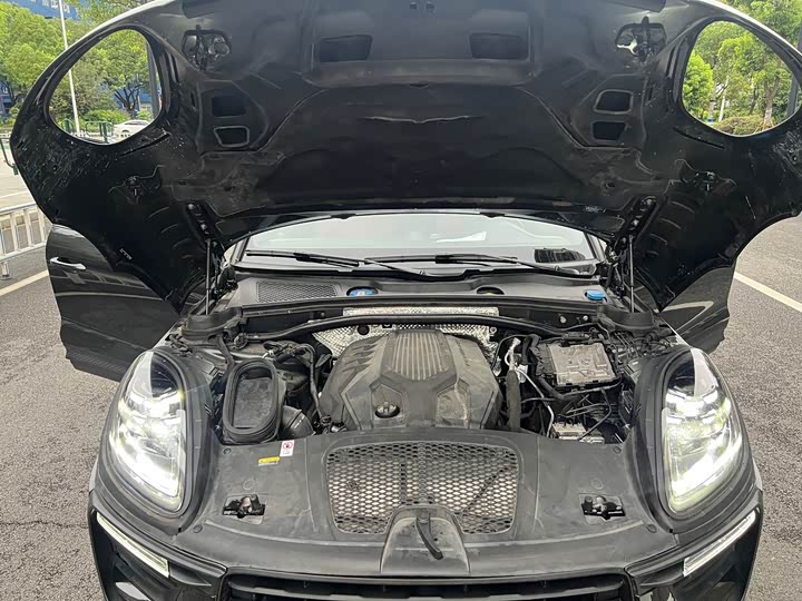 Фото 16 - Porsche Macan