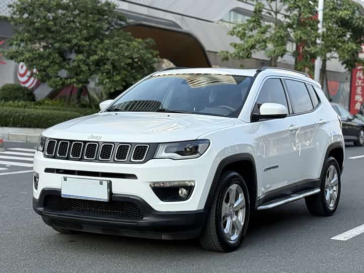Фото 1 - Jeep Compass