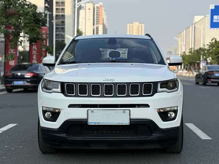 Фото 2 - Jeep Compass
