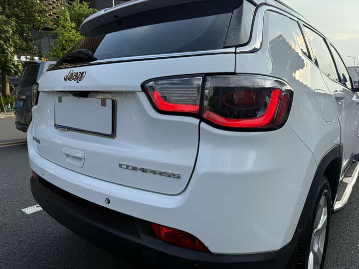 Фото 21 - Jeep Compass