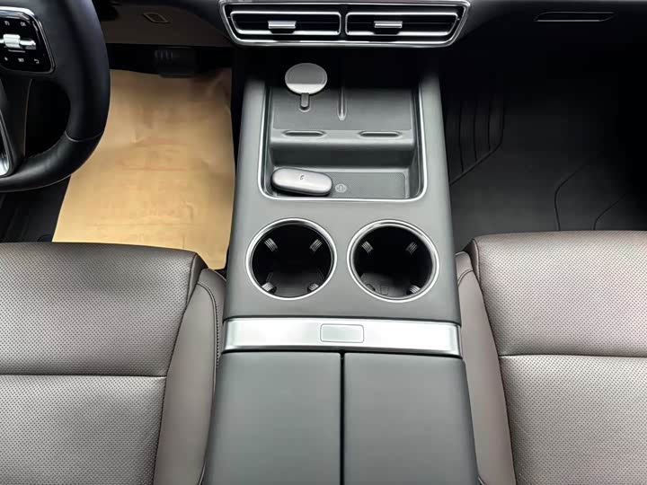 Фото 10 - LiXiang L9