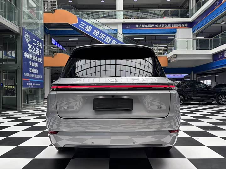 Фото 18 - LiXiang L9