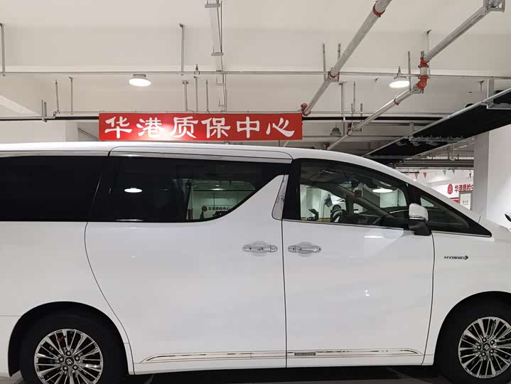Фото 16 - Toyota Vellfire