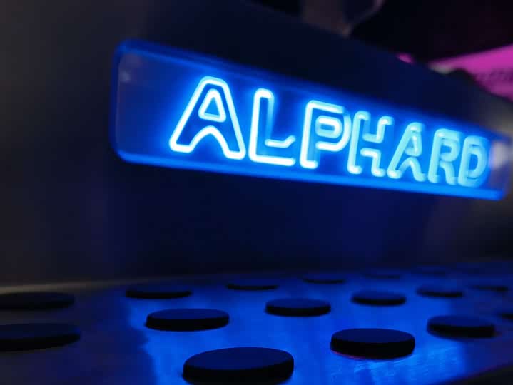 Фото 17 - Toyota Vellfire