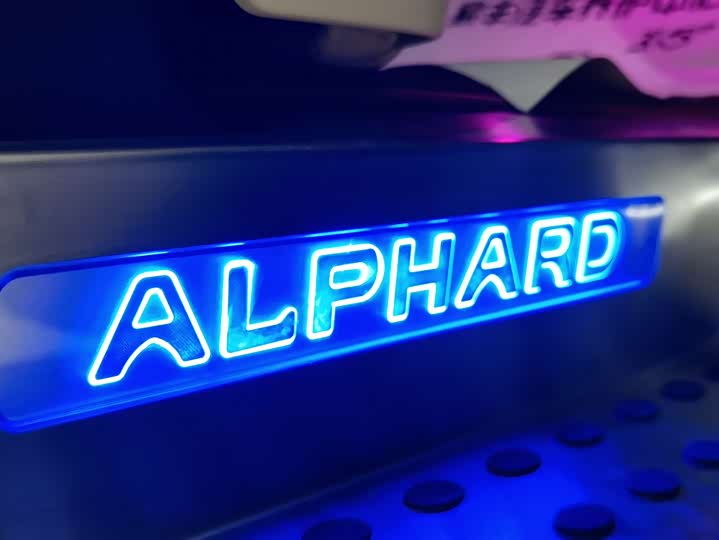 Фото 18 - Toyota Vellfire