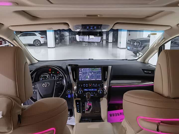 Фото 6 - Toyota Vellfire