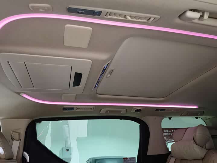 Фото 7 - Toyota Vellfire