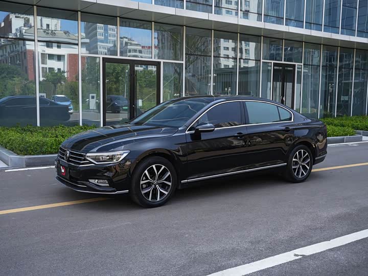 Фото 1 - Volkswagen Magotan