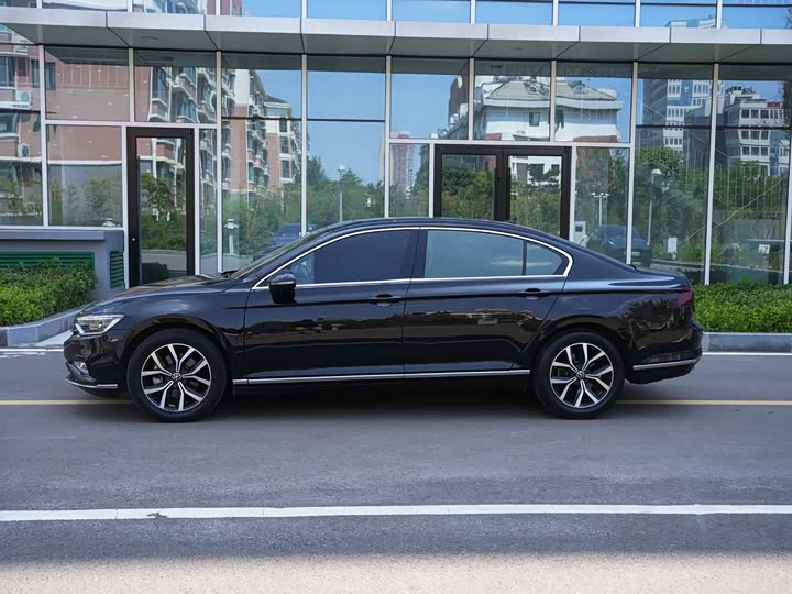 Фото 4 - Volkswagen Magotan