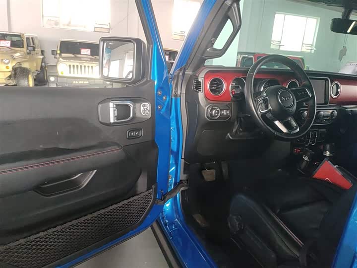 Фото 15 - Jeep Wrangler