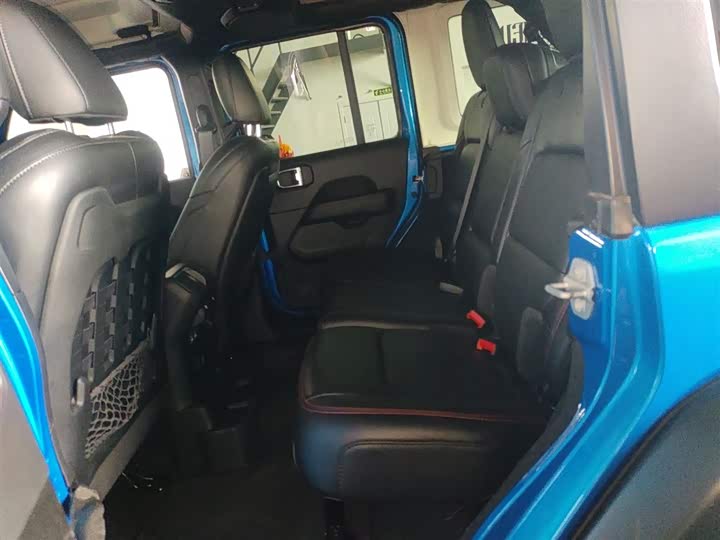 Фото 16 - Jeep Wrangler