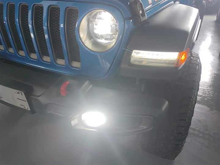 Фото 22 - Jeep Wrangler