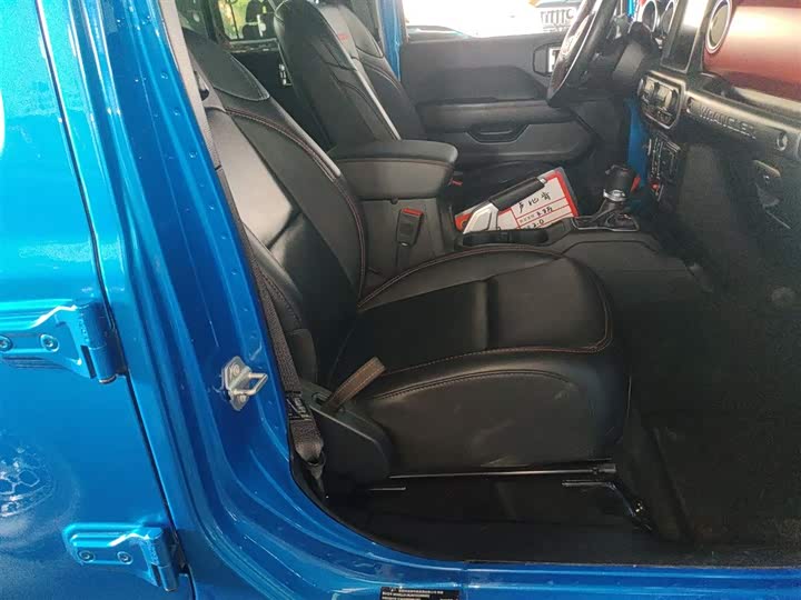 Фото 23 - Jeep Wrangler