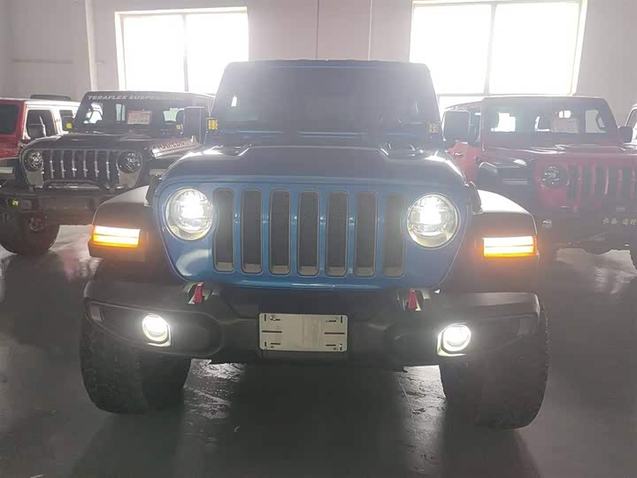 Фото 3 - Jeep Wrangler