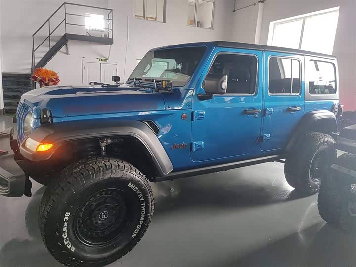 Фото 5 - Jeep Wrangler