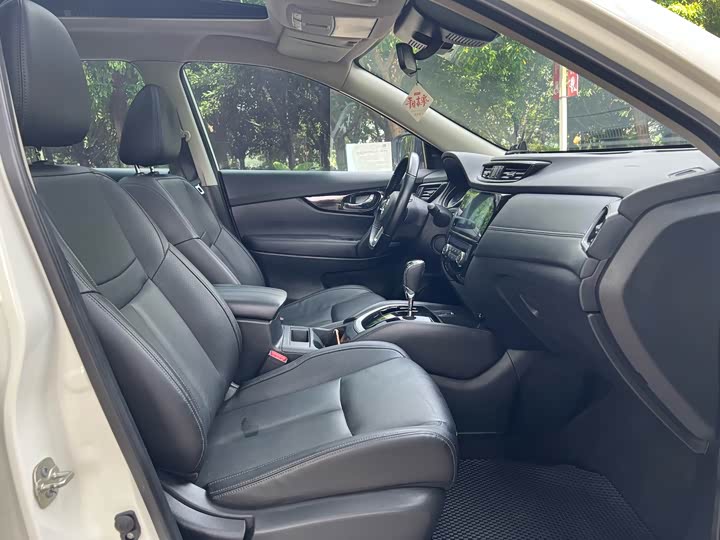 Фото 17 - Nissan X-Trail