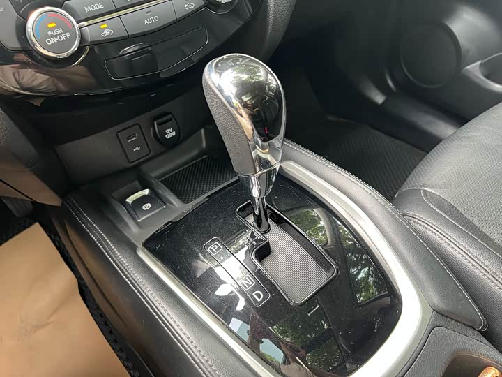 Фото 22 - Nissan X-Trail