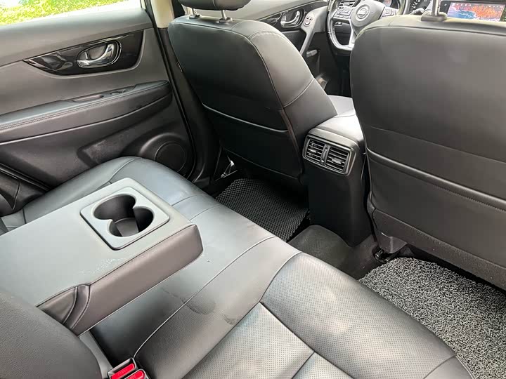 Фото 25 - Nissan X-Trail