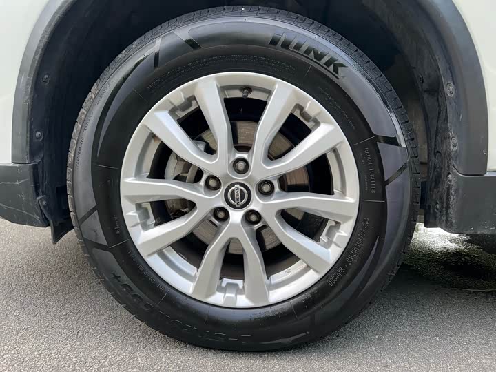 Фото 32 - Nissan X-Trail