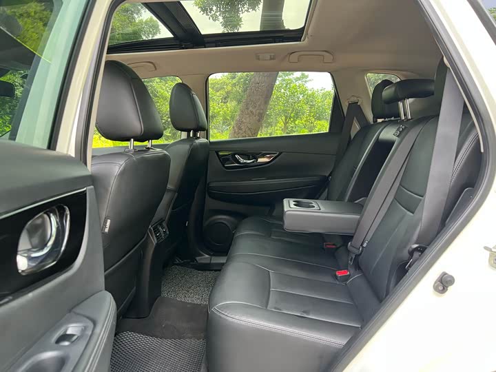 Фото 6 - Nissan X-Trail