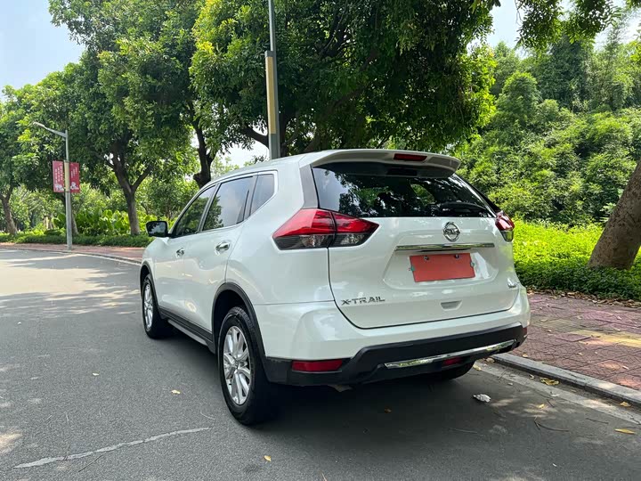 Фото 9 - Nissan X-Trail