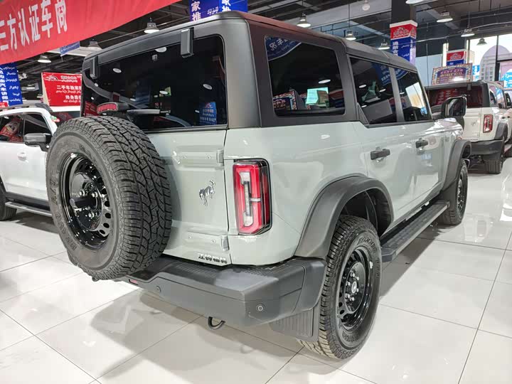 Фото 9 - Ford Bronco