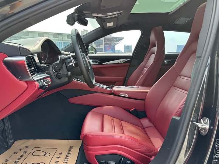 Фото 10 - Porsche Panamera