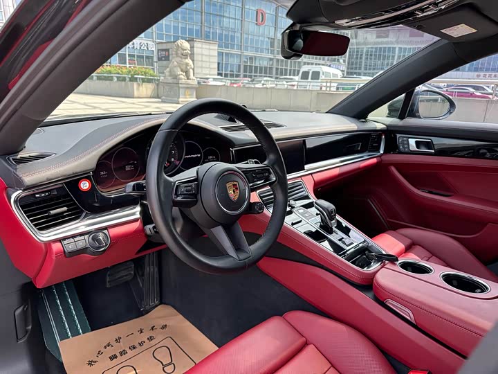 Фото 11 - Porsche Panamera