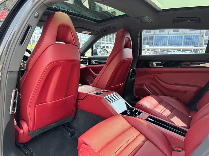 Фото 12 - Porsche Panamera