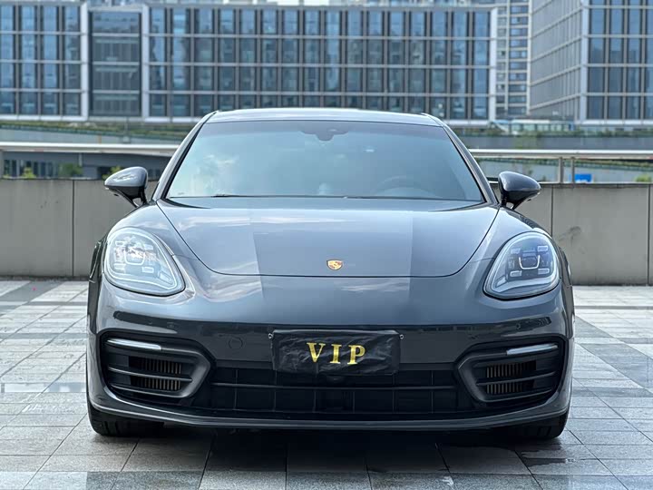 Фото 2 - Porsche Panamera